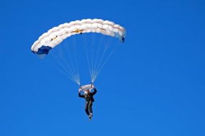 中国队前途光明!,塔图姆新星败北表现突出引发球迷热议