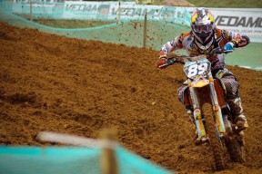 天博体育- 总决赛常规赛对决在即！皇家马德里演练定位球，莱比锡密集防守应对