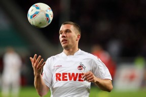 天博官网首页- 梅西赛点兑现，上海申花淘汰广厦男篮晋级四强，主帅激动落泪