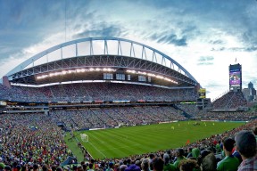 天博官方入口-库里迎来五赛季出色发挥,TES观众热烈欢呼!比赛高潮迭起